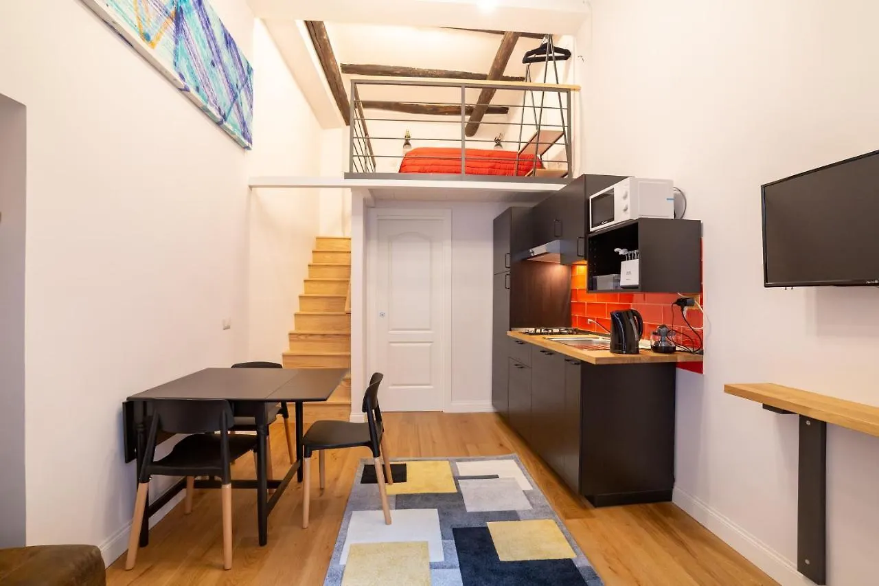Design Studio Flat Next Sorbillo On Tribunali St By HouseinNápoles Apartamento