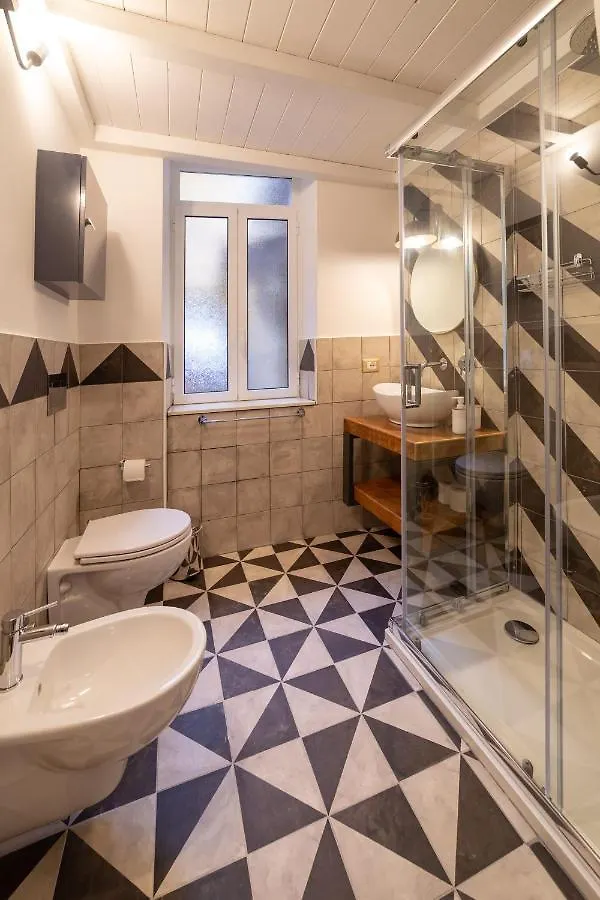 Design Studio Flat Next Sorbillo On Tribunali St By HouseinNápoles 0*,  Itália