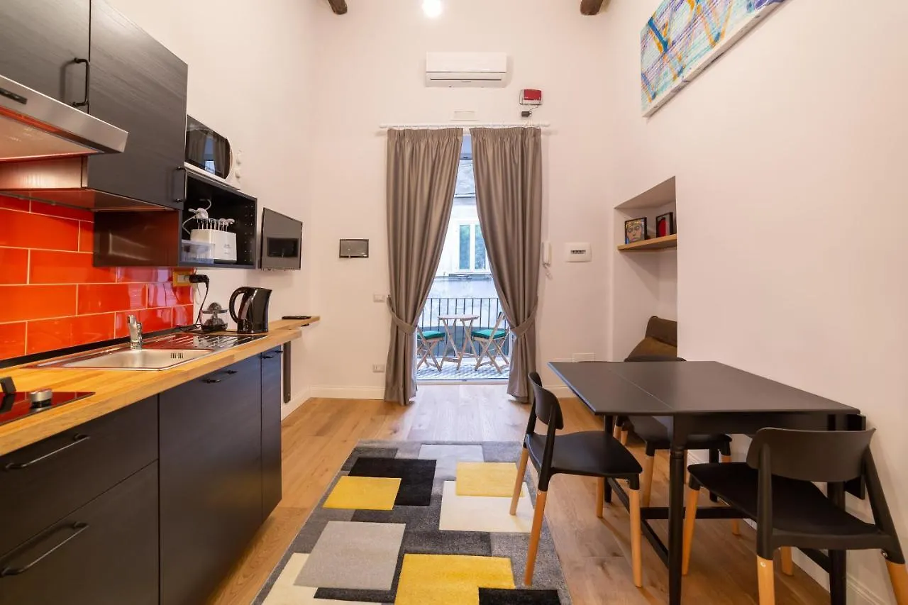 Design Studio Flat Next Sorbillo On Tribunali St By HouseinΝάπολη 0*, Νάπολη Ιταλία
